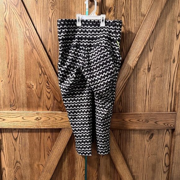 LULULEMON chase me crop limited edition - Picture 6 of 7